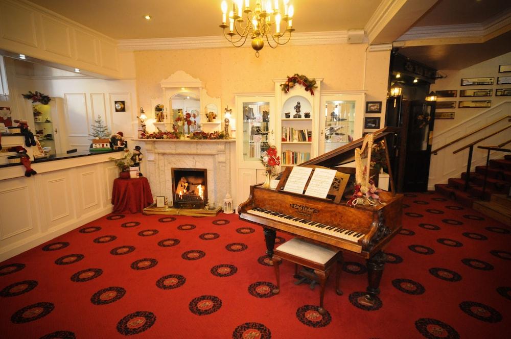Bush Hotel County Leitrim 외부 사진
